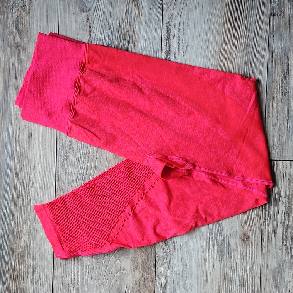 VS PINK active leggings. Size medium. Red. Like new.